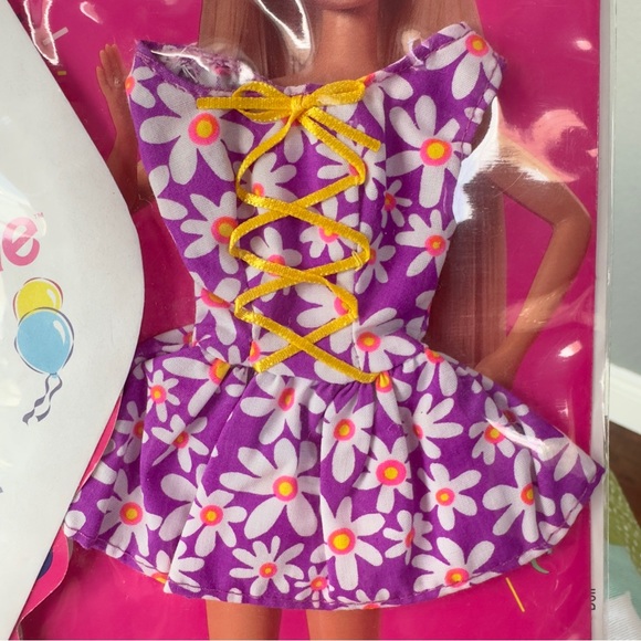Vintage 1995 “Happy Birthday Barbie!” Greeting Card w/Adorable Barbie Dress -NEW - Picture 2 of 8